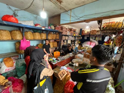 Jelang Ramadhan, Polres Lampung Tengah Dampingi Bappenas Cek Harga dan Ketersediaan Bahan Pokok di Pasar Bandar Jaya